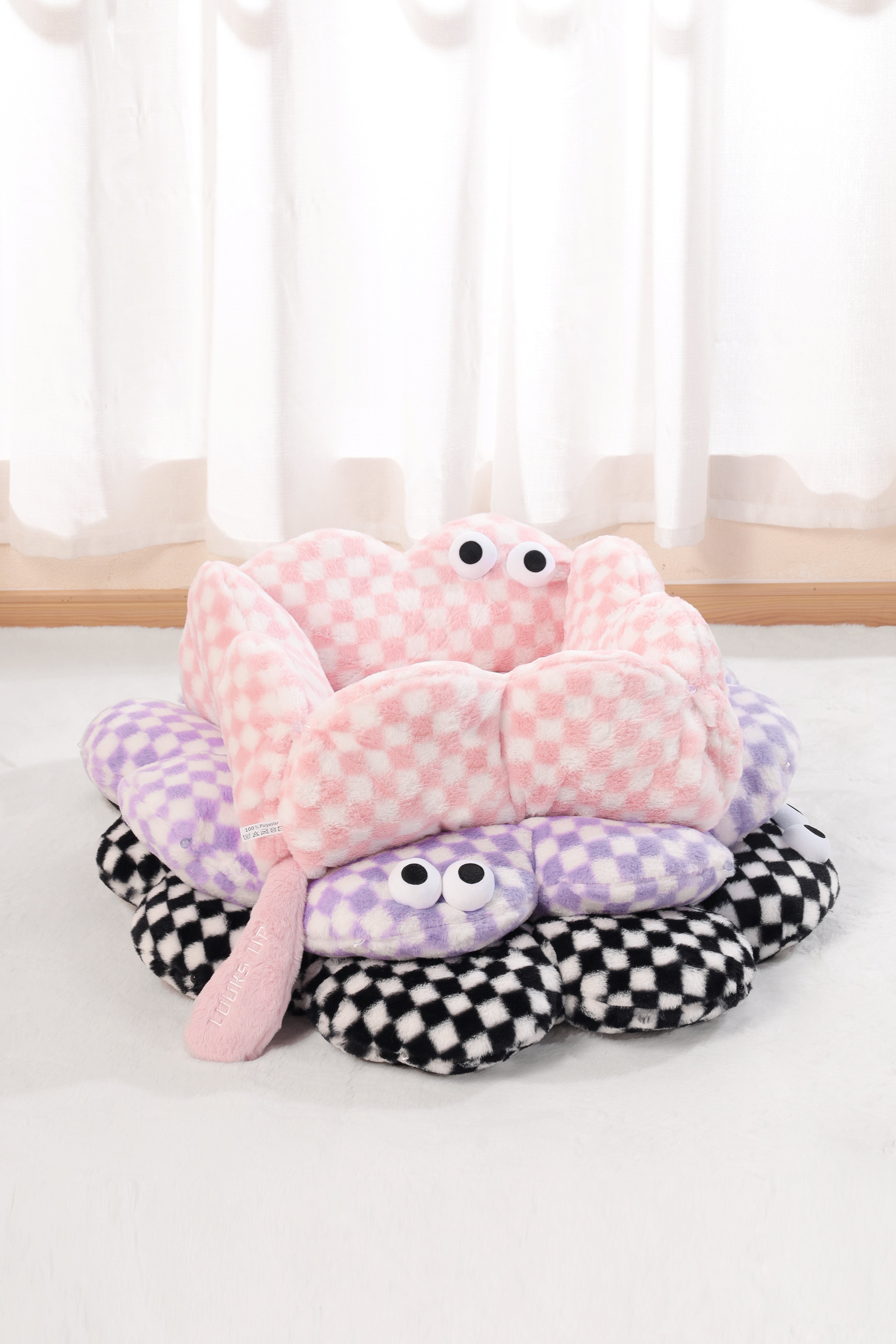 Four Leaf Clover Plaid Pet Bed