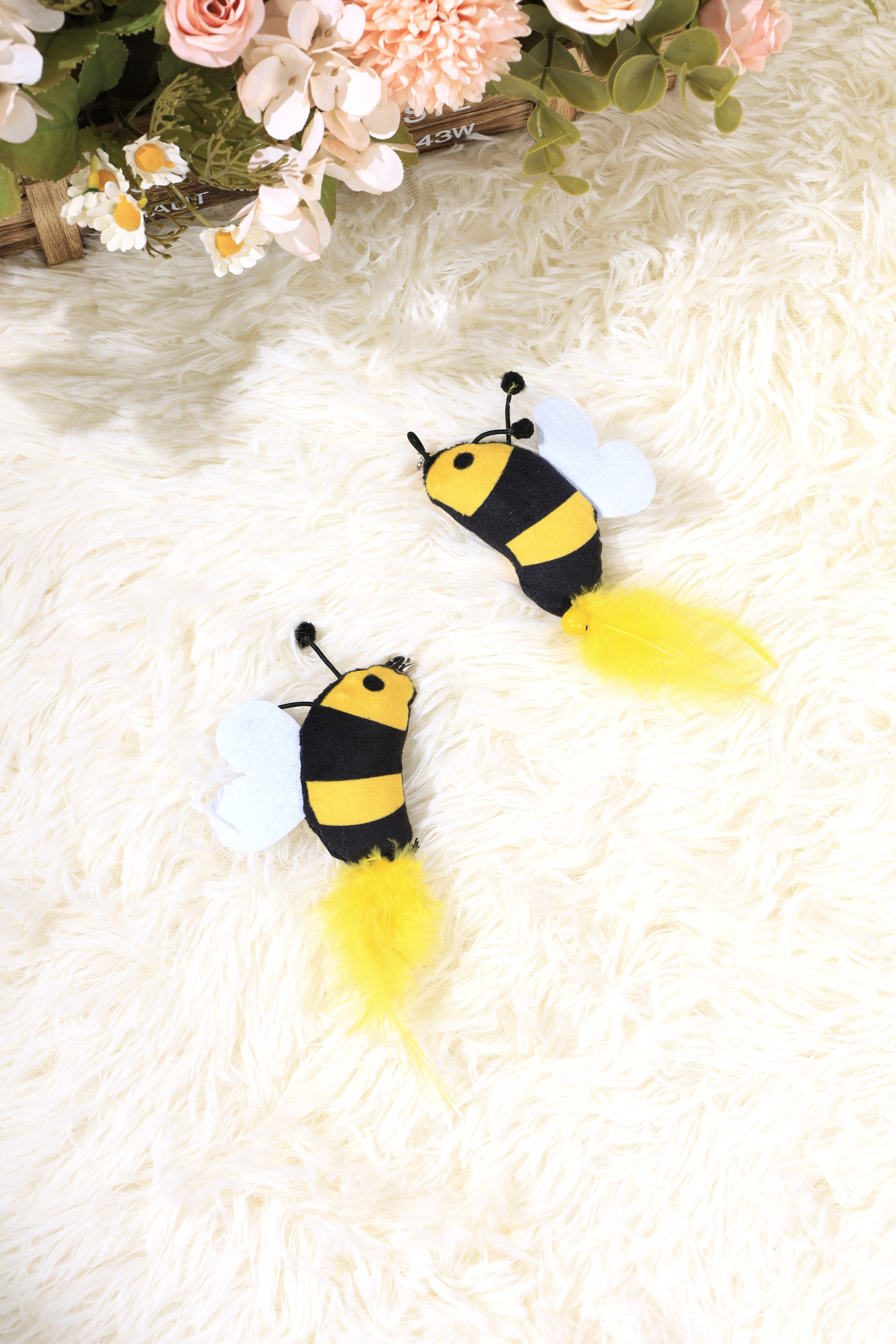Bug Bounce Cat Teaser - Yellow Bee